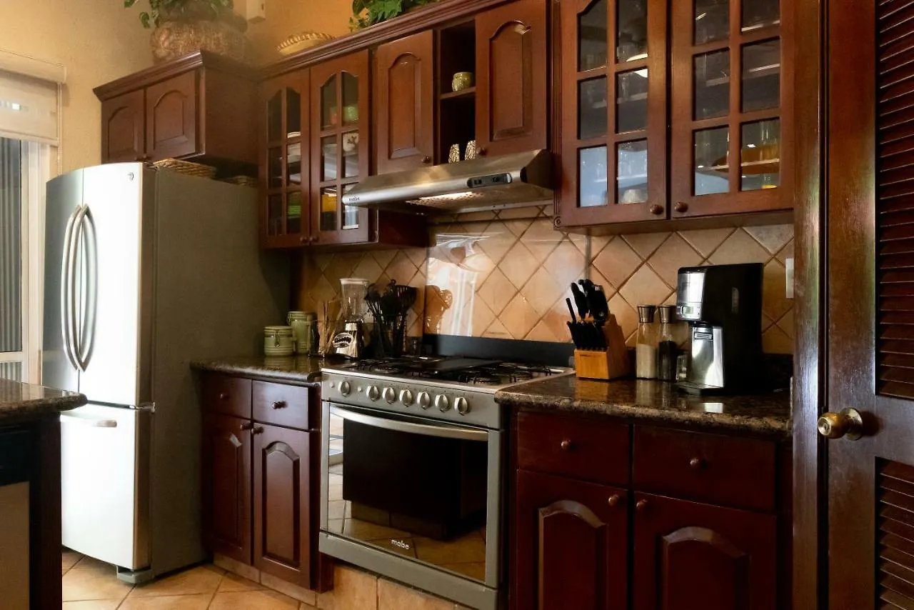 Casa Cascada - 3 Bdrm House For 6, Close To The Beach Playa del Carmen Ferienhaus