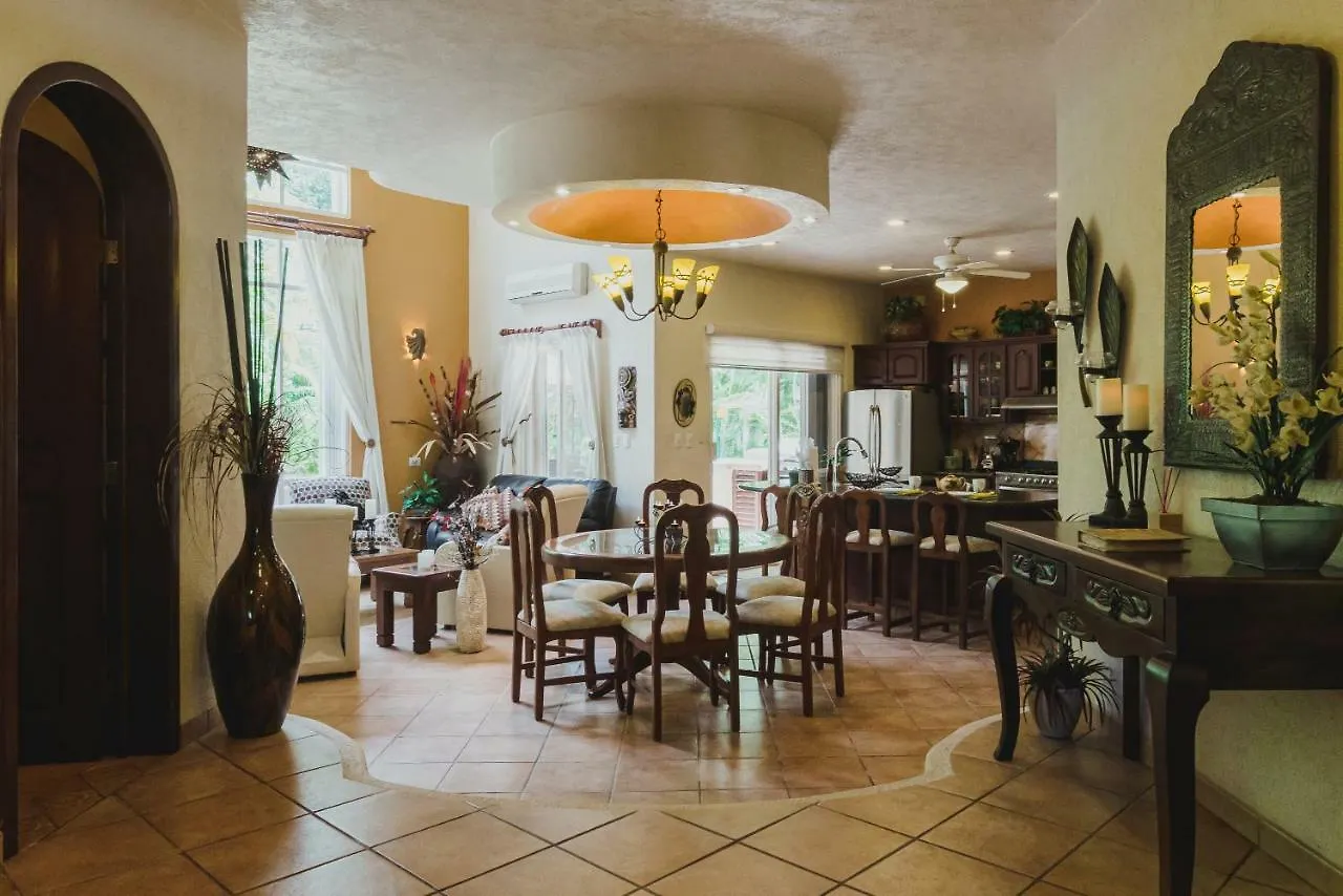 Casa Cascada - 3 Bdrm House For 6, Close To The Beach Playa del Carmen Holiday home